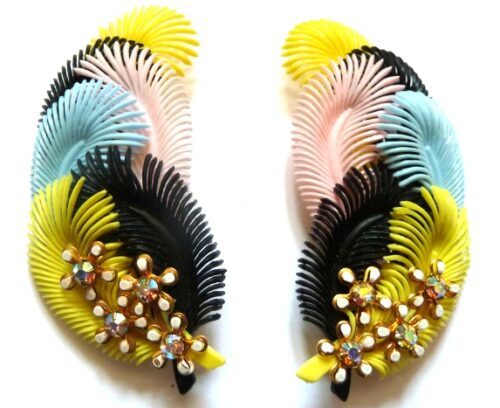 pastels feathery clip earrings