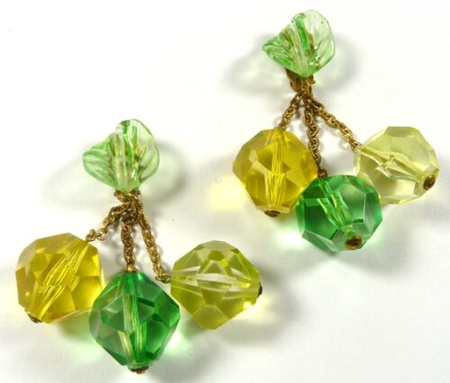 Green yellow beads croppy vintage clip earrings