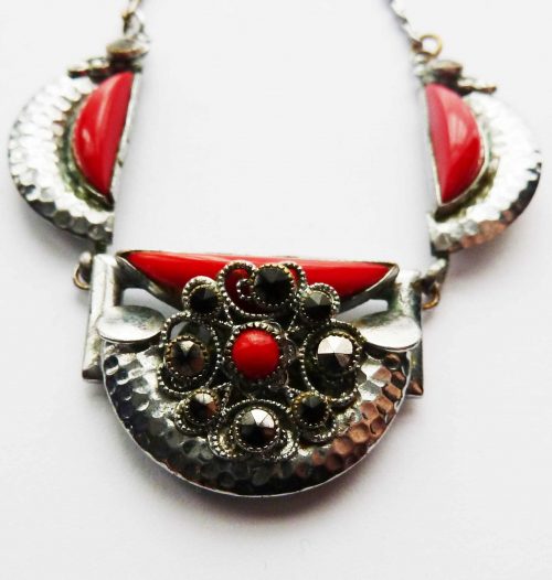 Deco necklac red glass and black stones