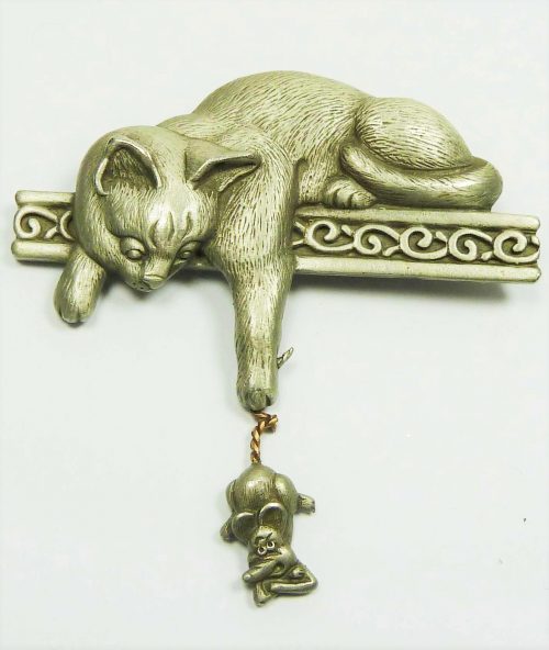 JJ cat and mouse brooch