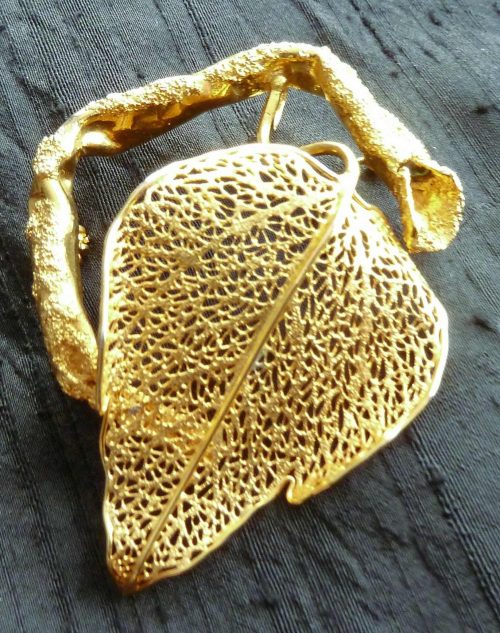 gilt leaf brooch 4