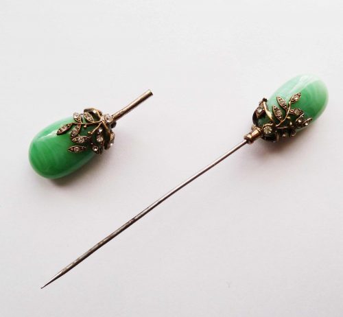 Czech Deco green stone jabbo pin