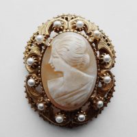 Florenze cameo pearls brooch