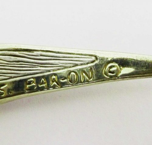 Bar-on long silver brooch mark