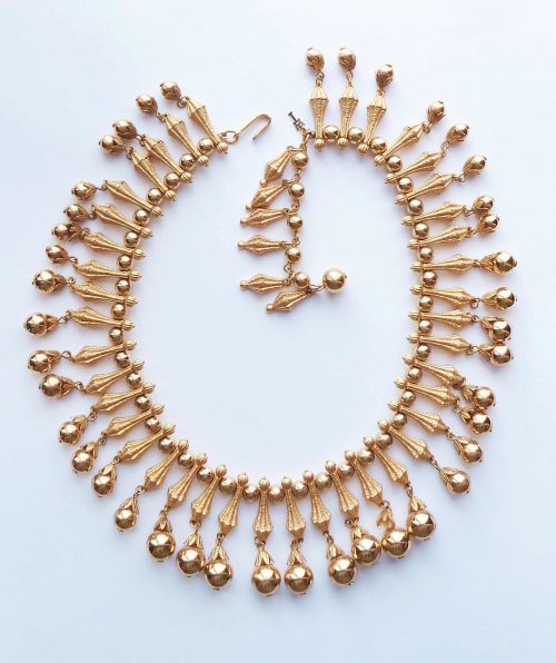 Trifari gilt balls necklace