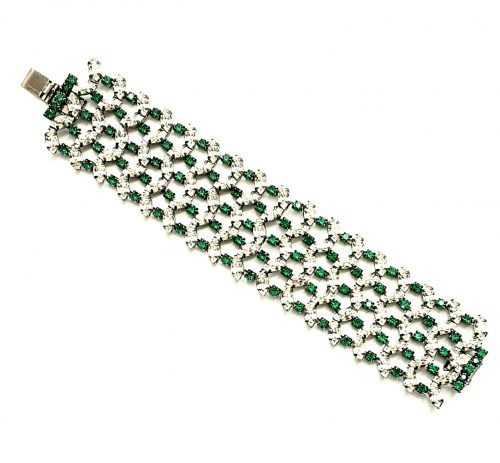 Czech. green white bracelet