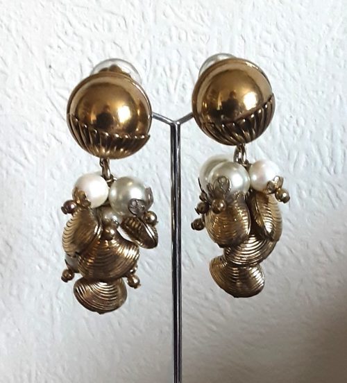 vintage gilt shells pearls clip earrings