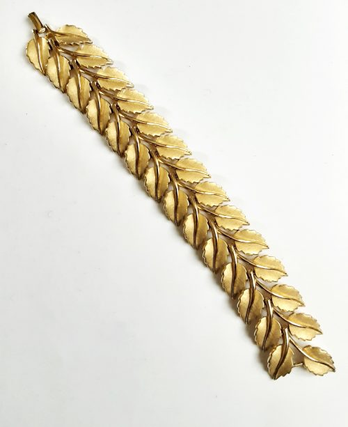 Crown Trifari gold tone leaf bracelet