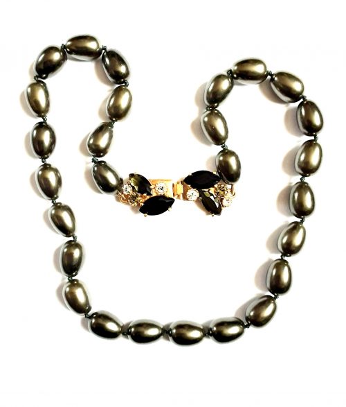 Money grey pearl necklace 1