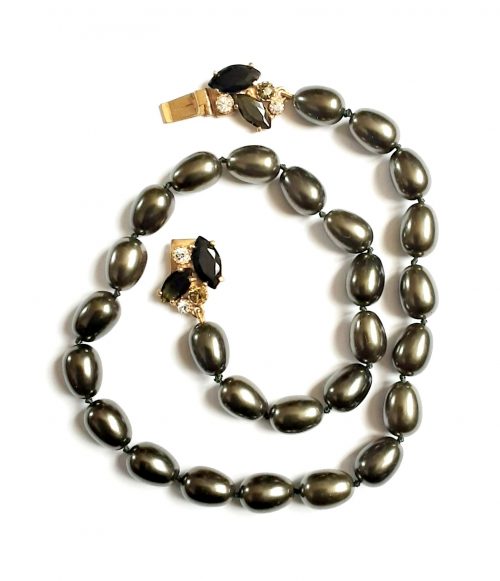 Money grey pearl necklace 3